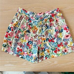 Floral elastic waist shorts